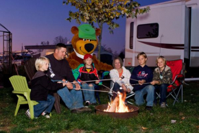 Гостиница Yogi Bear's Jellystone Park Camp-Resort Wisconsin Dells  Висконзин Деллс
